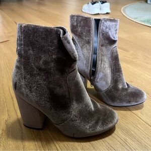 Steve Madden Suede Boots